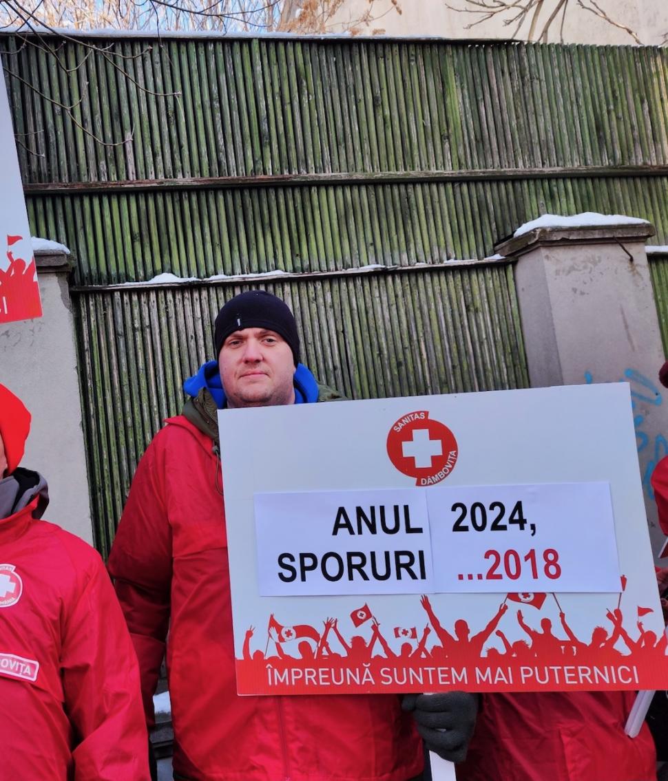 Robert, un tânăr asistent medical, s-a stins din viaţă fulgerător, sub ochii soţiei și copilului. Cu o zi în urmă fusese la Urgenţe, în Dâmboviţa 895161
