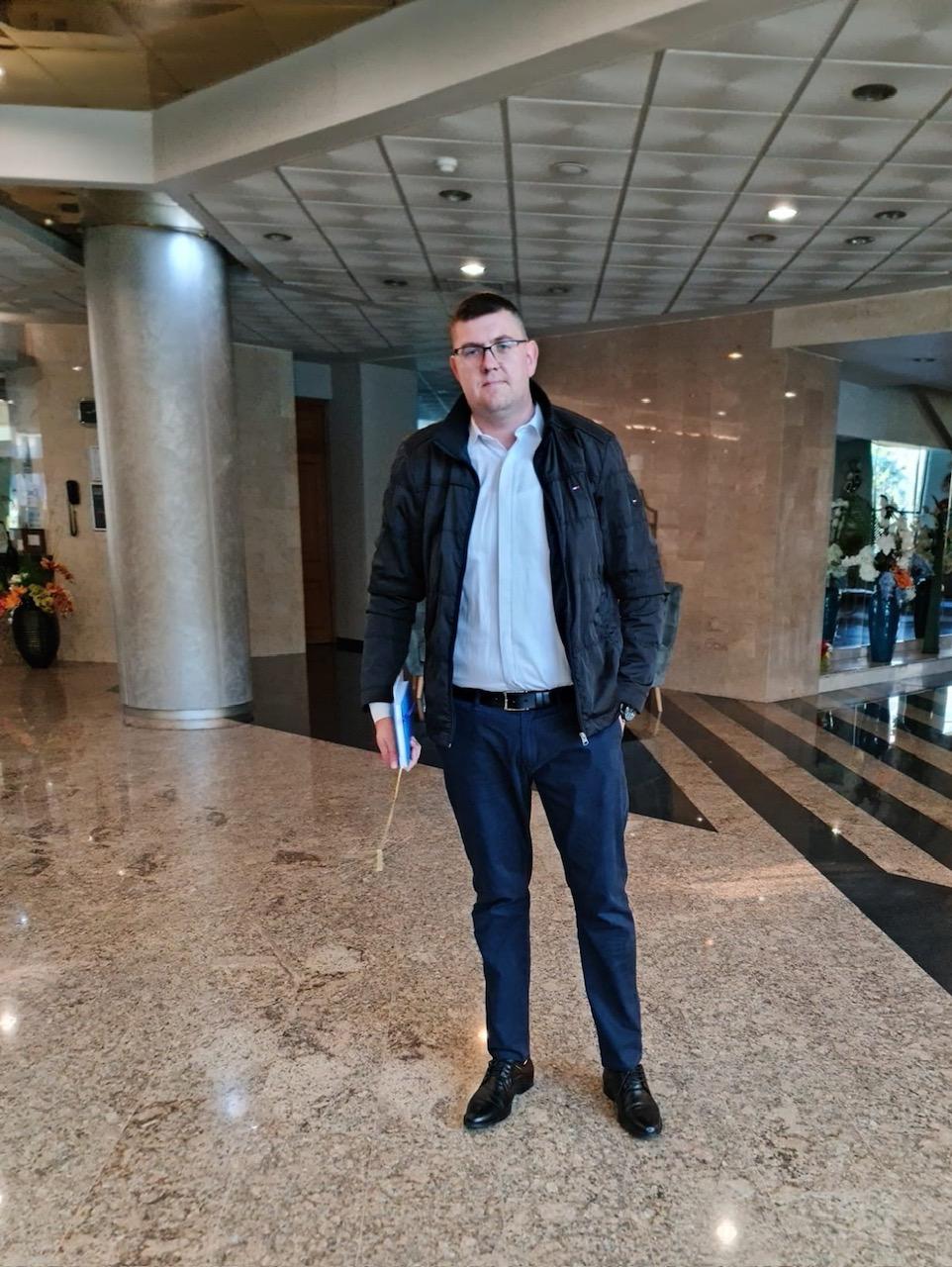 Robert, un tânăr asistent medical, s-a stins din viaţă fulgerător, sub ochii soţiei și copilului. Cu o zi în urmă fusese la Urgenţe, în Dâmboviţa 895162