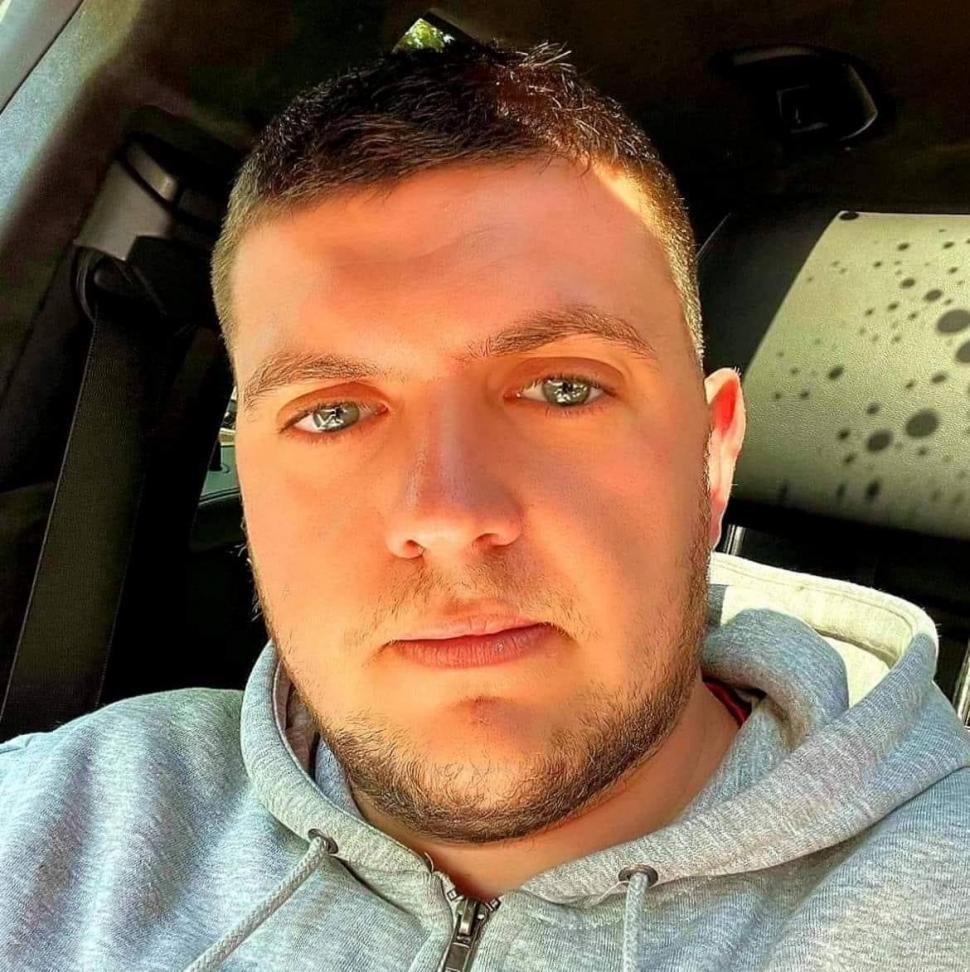 Robert, un tânăr asistent medical, s-a stins din viaţă fulgerător, sub ochii soţiei și copilului. Cu o zi în urmă fusese la Urgenţe, în Dâmboviţa 895171