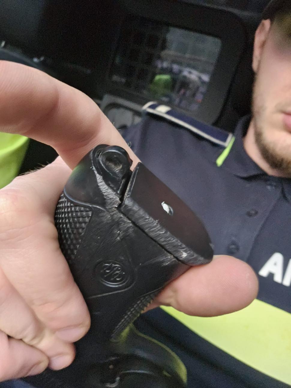 Sindicatul Europol, reacţie în cazul celor doi poliţişti care au bătut un bărbat, în Anina: "Un simplu control de rutină s-a transformat într-o scenă demnă de filmele de acțiune" 895248