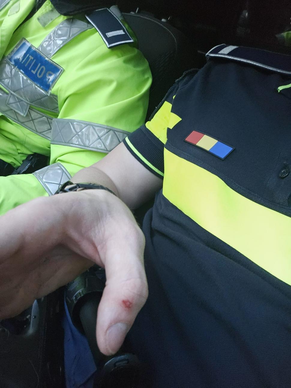 Sindicatul Europol, reacţie în cazul celor doi poliţişti care au bătut un bărbat, în Anina: "Un simplu control de rutină s-a transformat într-o scenă demnă de filmele de acțiune" 895251