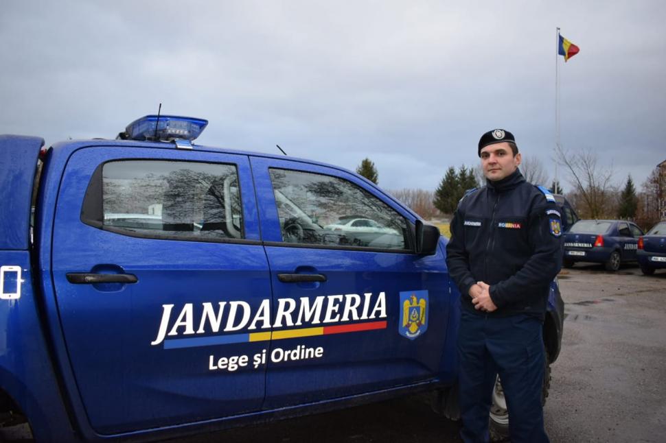 Ei sunt Tibi şi Sergiu, jandarmii care au salvat o femeie dată dispărută, chiar în momentul în care încerca să-şi ia viaţa: "Datorită intervenției voastre, un om astăzi trăiește!" 895439