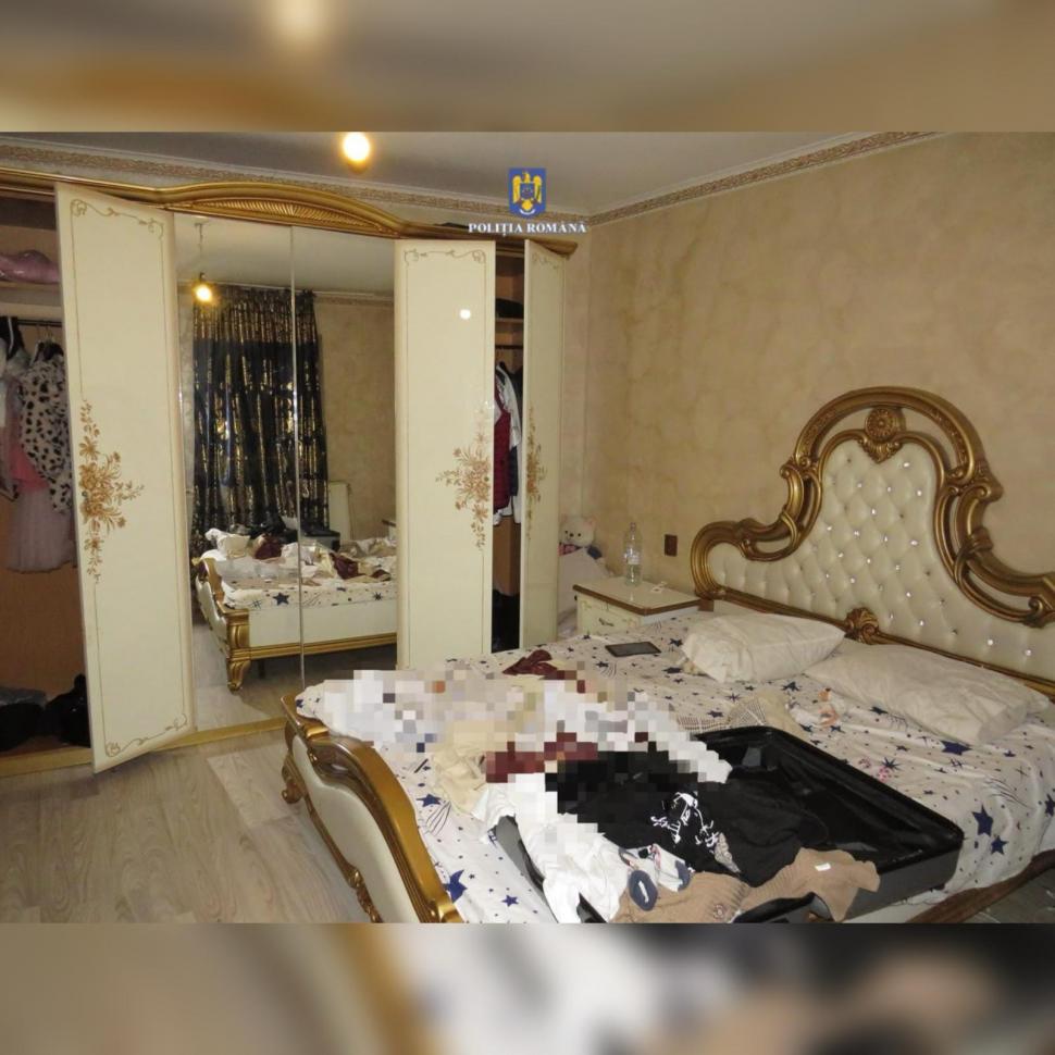 Măicuțe false, săltate de polițiști, după ce au păcălit oamenii cu servicii ritualice pe internet. Prejudiciul este de peste 250.000 de lei 895466