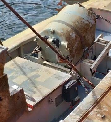 Alertă în Portul Midia: un obiect suspect a fost găsit pe barca recuperată din largul mării, în zona localității Tuzla. Autoritățile cred că este o dronă marină din Ucraina 895870