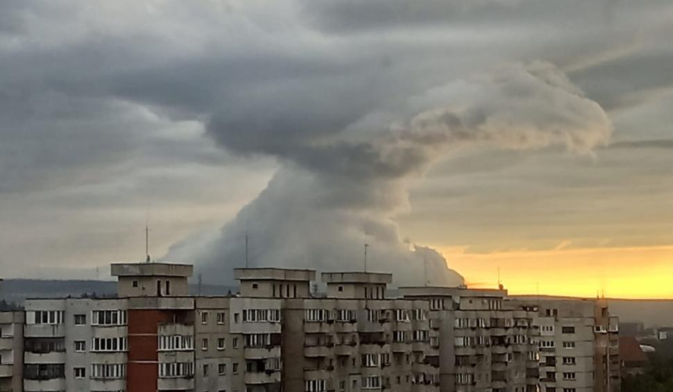 Fenomen spectaculos pe cerul României. "Nor OZN", observat în Cluj-Napoca. Explicaţia meteorologilor  895903