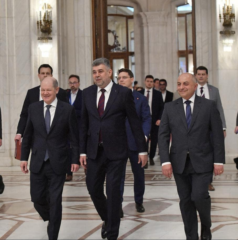 Cătălin Cîrstoiu, întâlnire cu cancelarul Germaniei, Olaf Scholz, la întâlnirea Liderilor Socialiști Europeni 896066