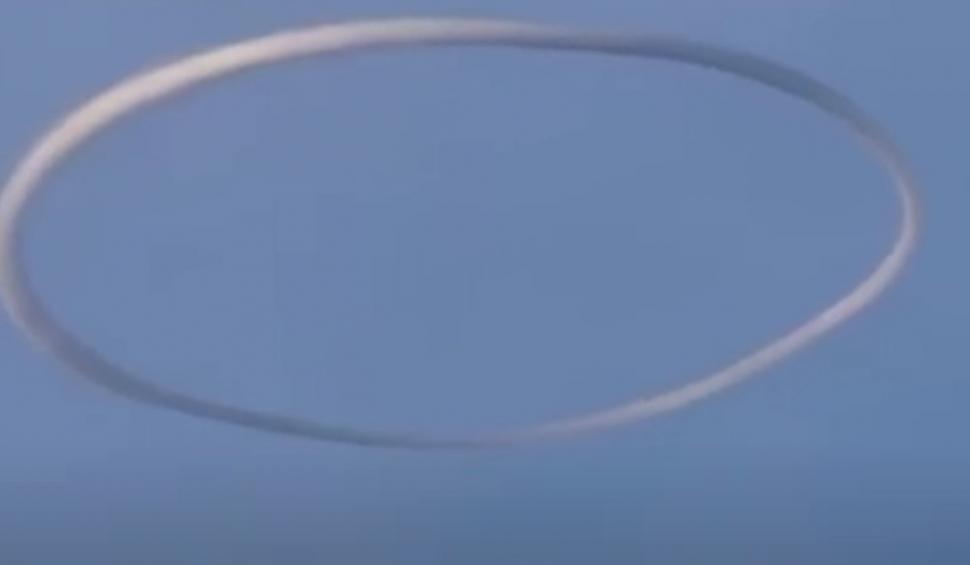 Fenomen misterios, extrem de rar, suprins în Italia. Imagini cu vulcanul Etna care aruncă "inele de fum” 896079