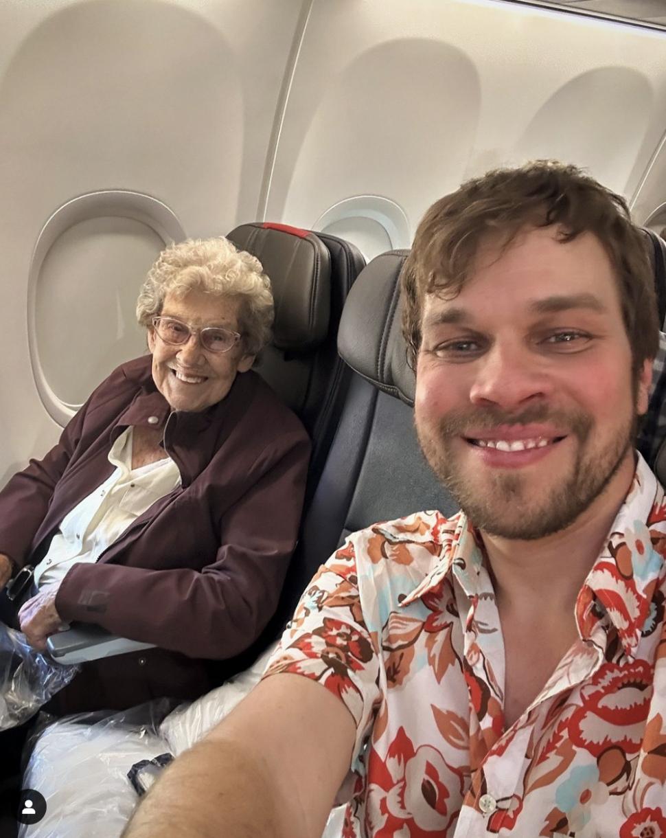 O bunicuță de 94 de ani, care nu a călătorit până la vârsta de 85, se plimbă acum în jurul lumii alături de nepotul său. ”M-am bucurat de fiecare clipă” 896598