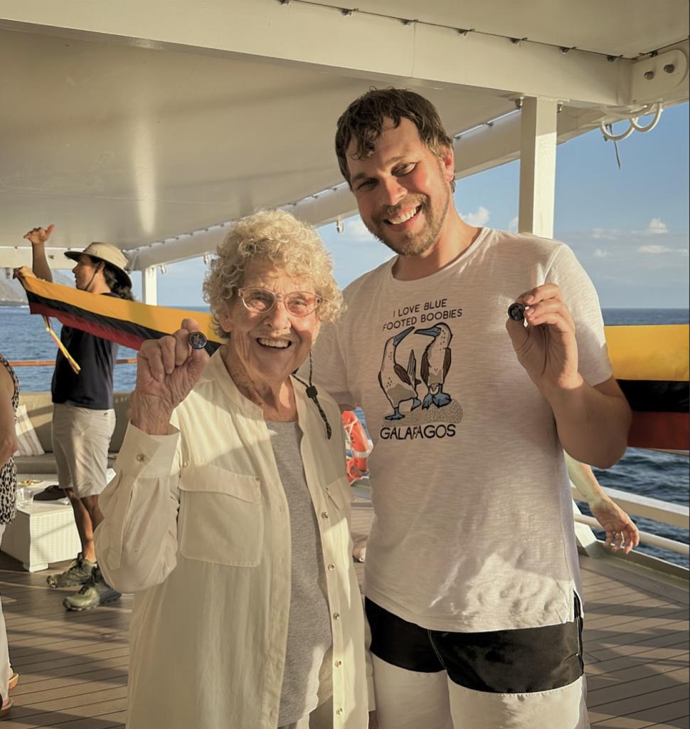 O bunicuță de 94 de ani, care nu a călătorit până la vârsta de 85, se plimbă acum în jurul lumii alături de nepotul său. ”M-am bucurat de fiecare clipă” 896601