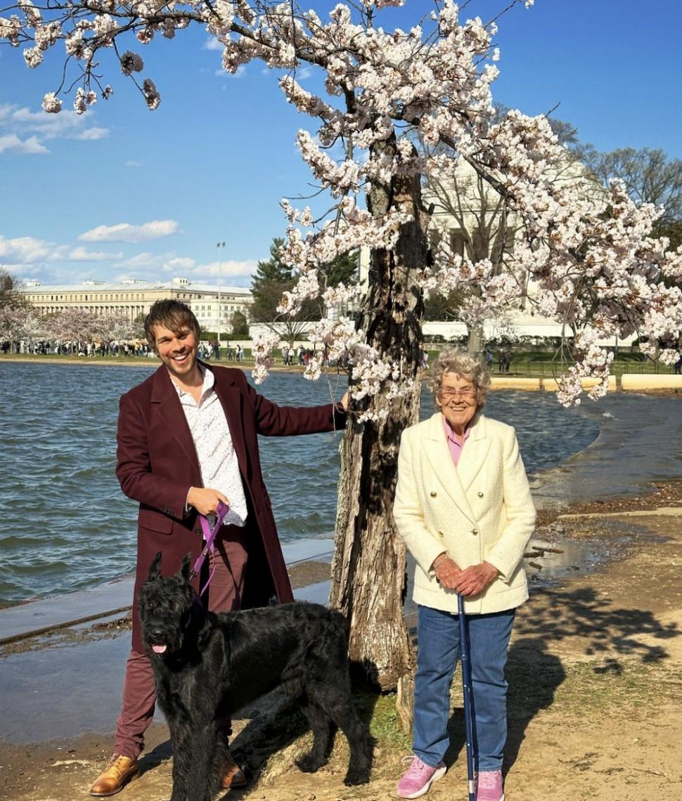 O bunicuță de 94 de ani, care nu a călătorit până la vârsta de 85, se plimbă acum în jurul lumii alături de nepotul său. ”M-am bucurat de fiecare clipă” 896602