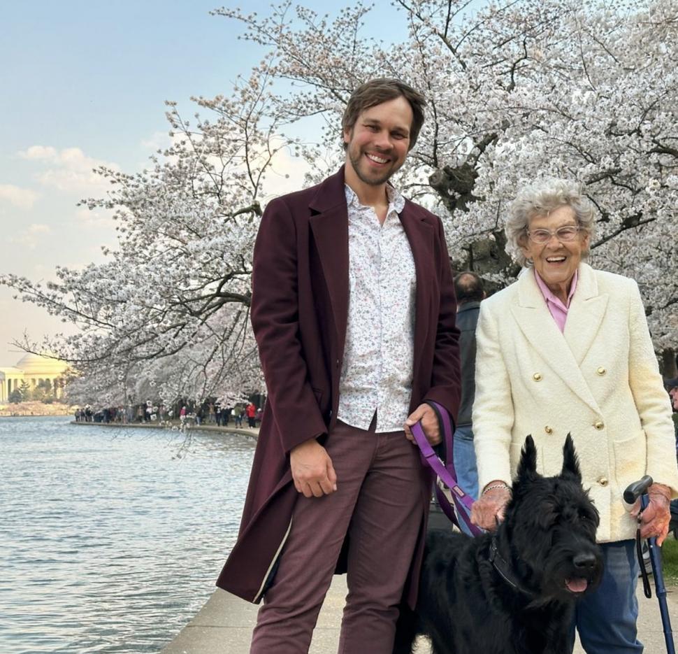 O bunicuță de 94 de ani, care nu a călătorit până la vârsta de 85, se plimbă acum în jurul lumii alături de nepotul său. ”M-am bucurat de fiecare clipă” 896605