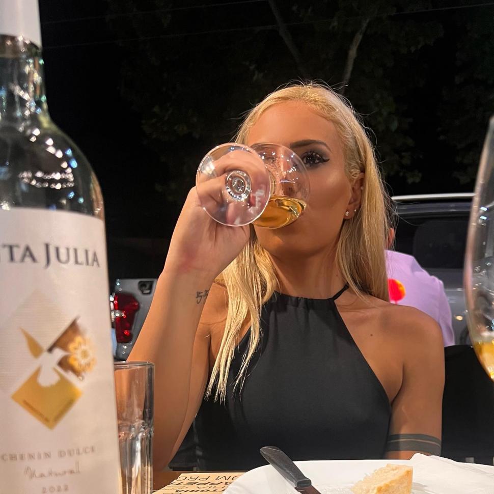 "Chemaţi poliţia, copiii sunt singuri". O jucătoare de fotbal a fost ucisă de fostul iubit, care apoi şi-a luat viaţa, în Argentina  896493