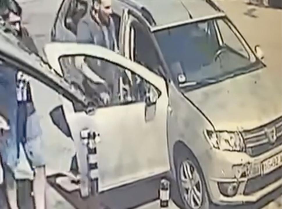 Primele imagini cu evadarea criminalului periculos, în București. S-a urcat într-o mașină la ocazie 896630