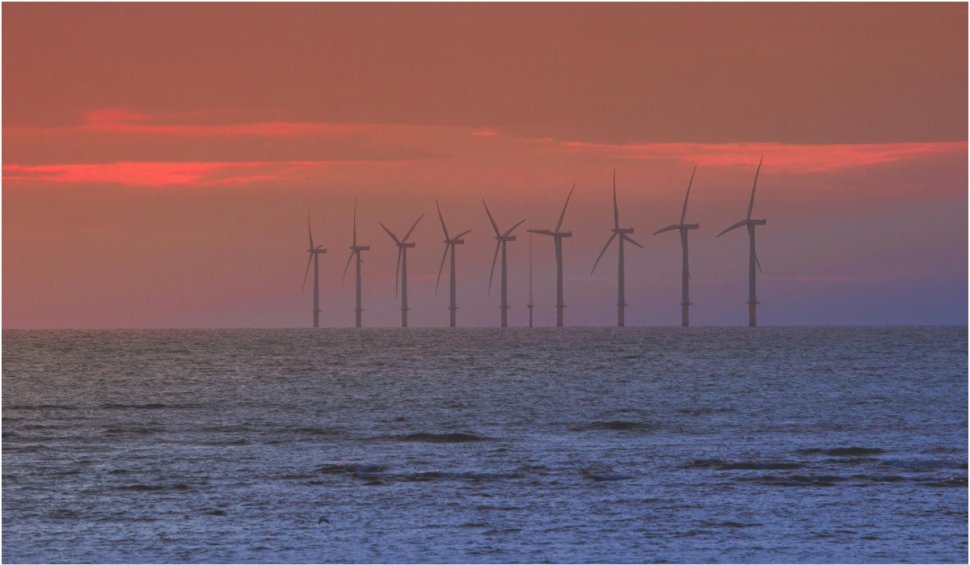 România va avea eoliene la Marea Neagră | Sebastian Burduja: "Producerea de energie eoliană offshore ne va permite consolidarea industriei"