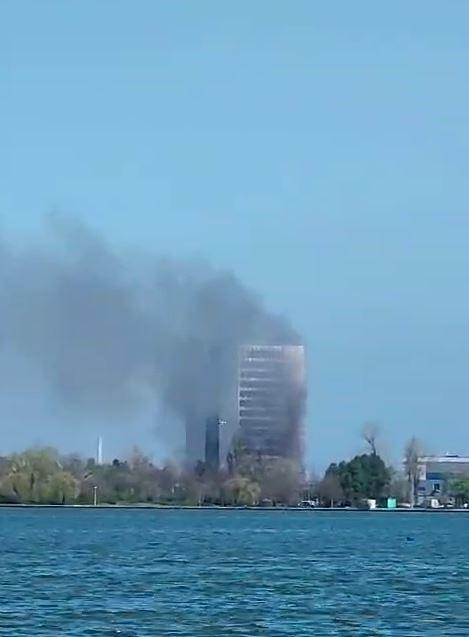 Incendiu puternic la hotel Parc din Mamaia | Pompierii intervin de urgenţă 896703