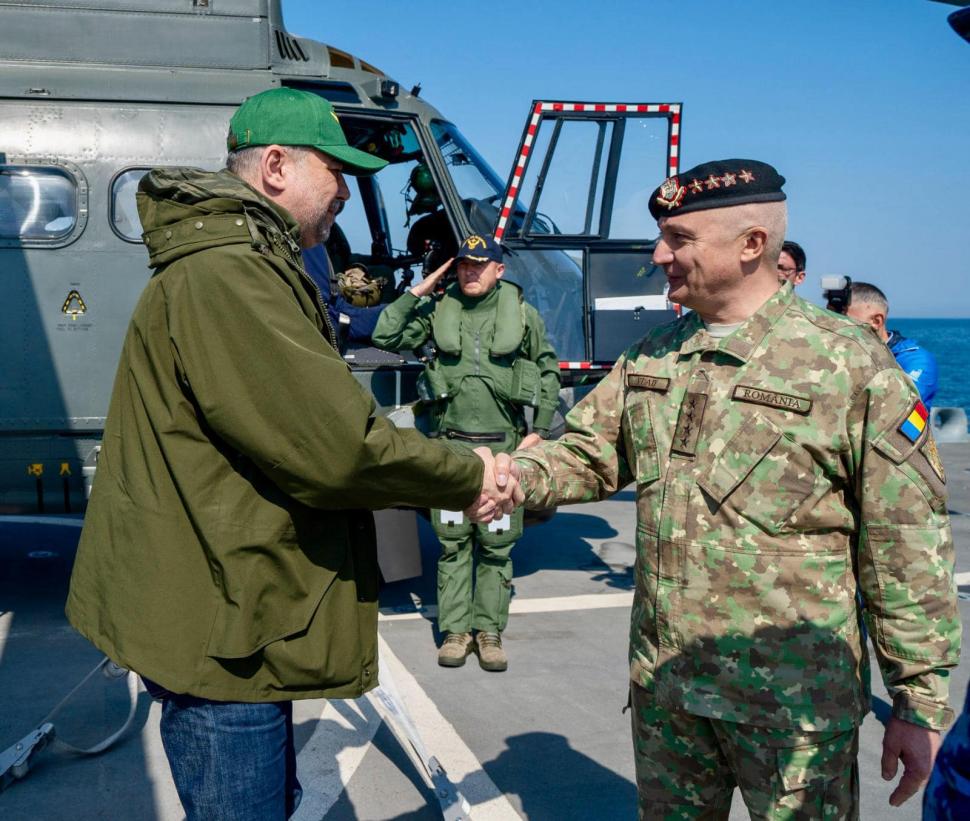 Marcel Ciolacu, la bordul Fregatei ”Regina Maria”, în timpul exercițiului multinațional ”Sea Shield 24”: ”Am fost impresionat. Sunteți un exemplu” 896987