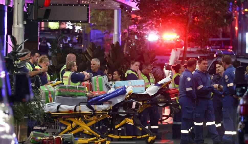 Atac sângeros, într-un mall din Sydney: Cinci oameni au murit și opt au fost răniți, printre care și un bebeluș, după ce au fost atacați de un bărbat 897266