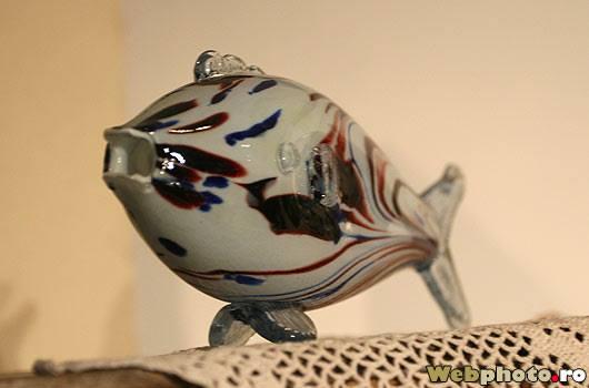 Prețul la care se vinde peștele de sticlă care se punea pe televizor | Bibeloul este o adevărată piesă de muzeu  897203