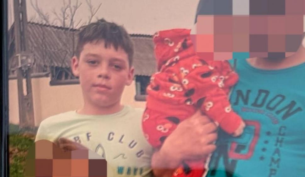 L-ați văzut? David, în vârstă de 12 ani, a dispărut de acasă. Sunați la 112 dacă aveți informații 897433