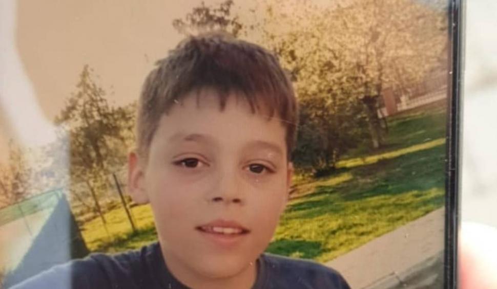 L-ați văzut? David, în vârstă de 12 ani, a dispărut de acasă. Sunați la 112 dacă aveți informații 897434