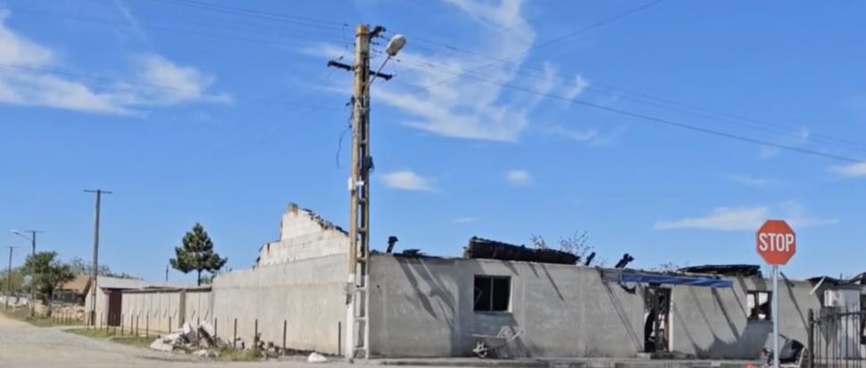 Descoperire macabră făcută de pompieri, după ce au fost chemați să stingă un incendiu devastator dintr-o locuință din Constanța 897671