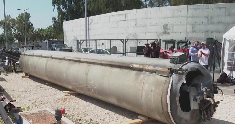 Israel publică primele imagini cu una din rachetele balistice cu care a fost atacat de către Iran 897798