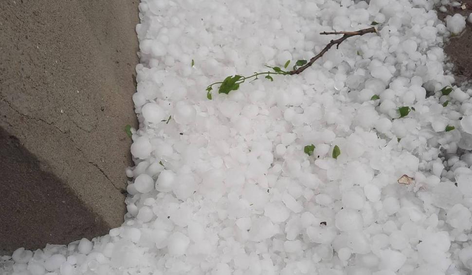 Imagini cu prăpădul din România după ce temperaturile au scăzut brusc: Grindină, puhoaie și vijelii 897993