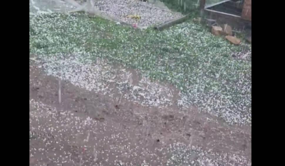 Imagini cu prăpădul din România după ce temperaturile au scăzut brusc: Grindină, puhoaie și vijelii 897997