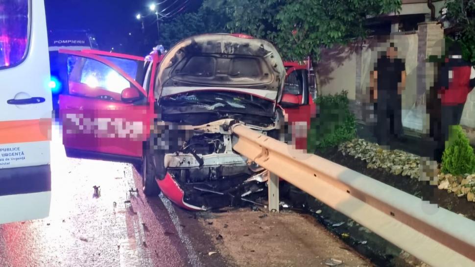 Maşină străpunsă complet de o balustradă într-un grav accident în Peretu, Teleorman 898057