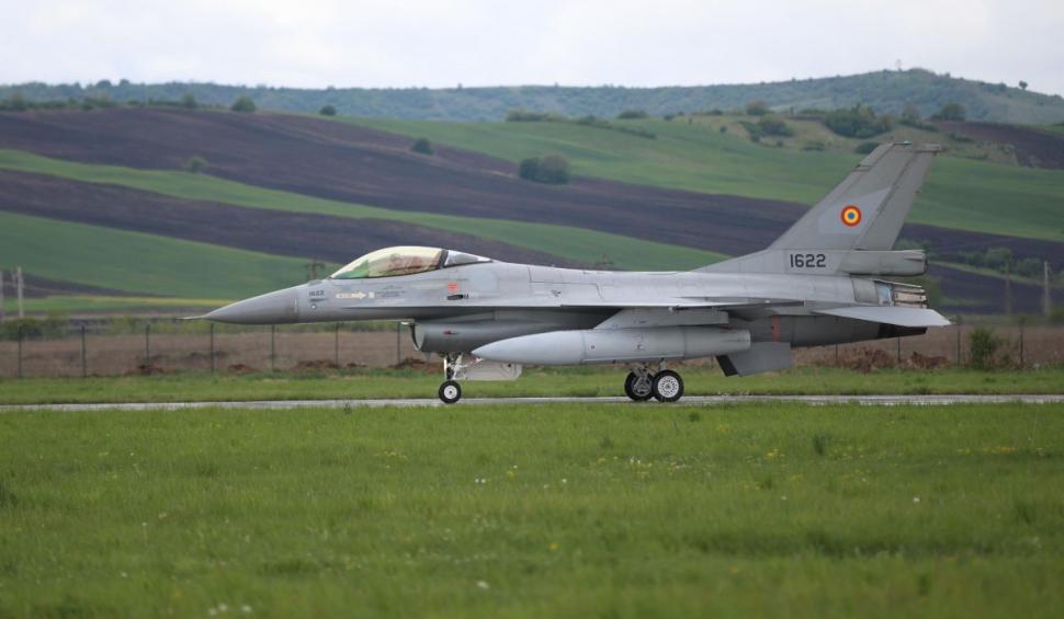 Primele trei avioane F-16 achiziționate din Norvegia au aterizat la Câmpia Turzii 898294