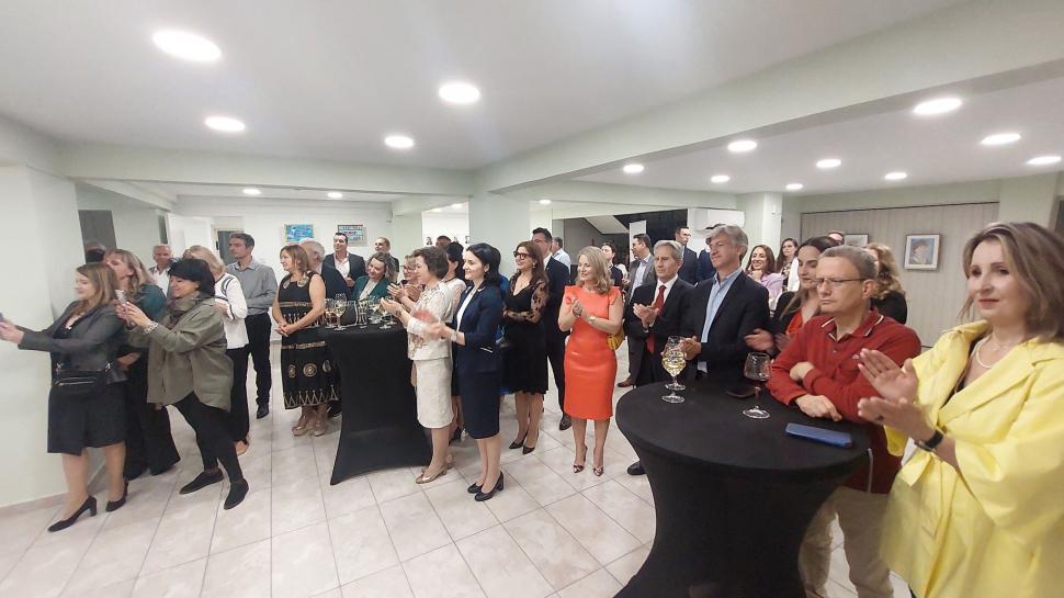 Ţara unde o şcoală românească a fost distinsă de Klaus Iohannis cu Ordinul Meritul Cultural: "O istorie în trecut, în prezent și un viitor" 898333