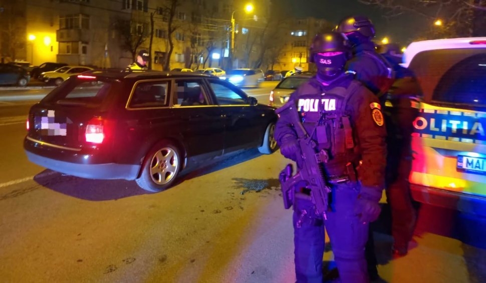 Razii cu poliţişti mascaţi înarmaţi pe străzile din Constanţa. Sute de şoferi au fost verificaţi pentru alcool şi droguri