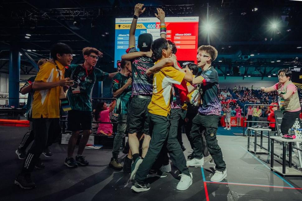 România, campioană mondială la robotică. Elevii din Focșani au câștigat finala competiției din SUA: "Viitorul chiar sună bine" 898564