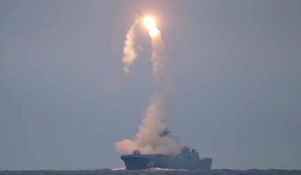 Ucraina a lovit o navă rusă în Crimeea anexată | "Nava nu își mai poate îndeplini sarcinile"
