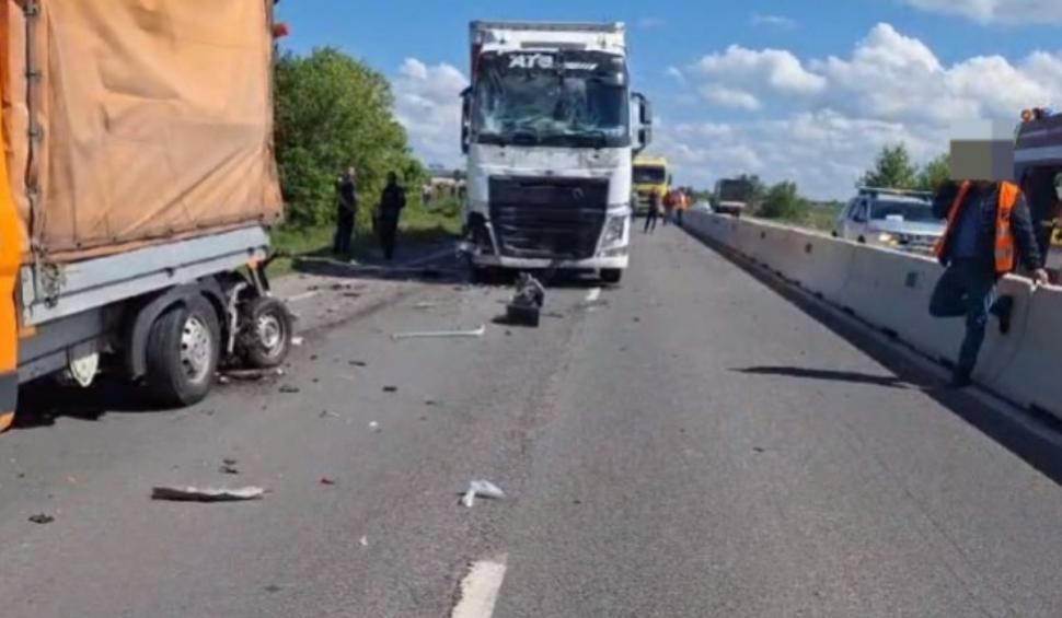 Accident grav pe DN6 | Un drumar a murit, după ce a fost spulberat de un camion  899117