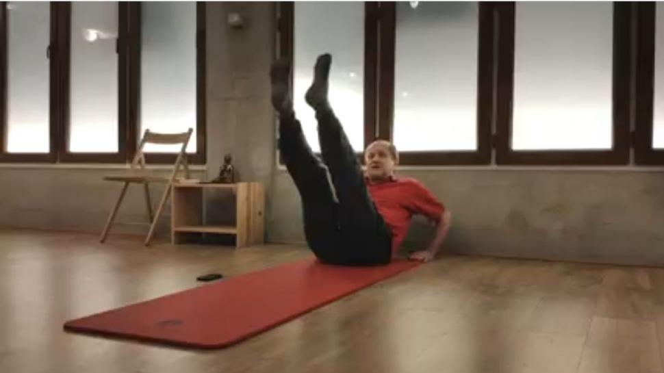 El este noul "Bivolaru", intrat în vizorul poliţiei: Instructorul de yoga Eugen Mirtz, ridicat de mascaţi pentru că ar fi abuzat opt persoane 899182