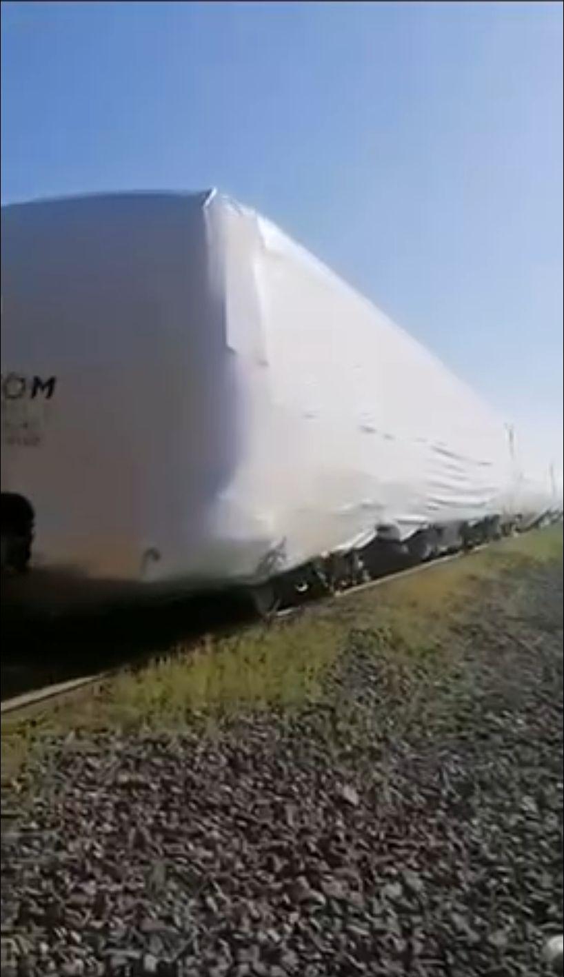 Noul metrou Metropolis a ajuns în Depoul Berceni din Bucureşti. Primele imagini cu garnitura şi noile dotări 899288