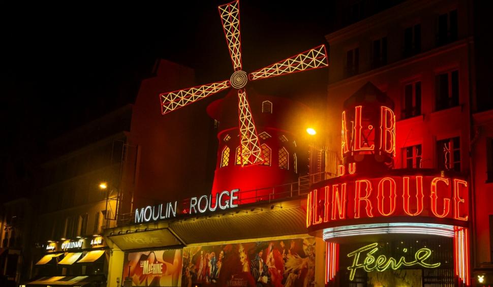 Şoc la Paris: A căzut morişca de vânt care decora cabaretul Moulin Rouge  899188