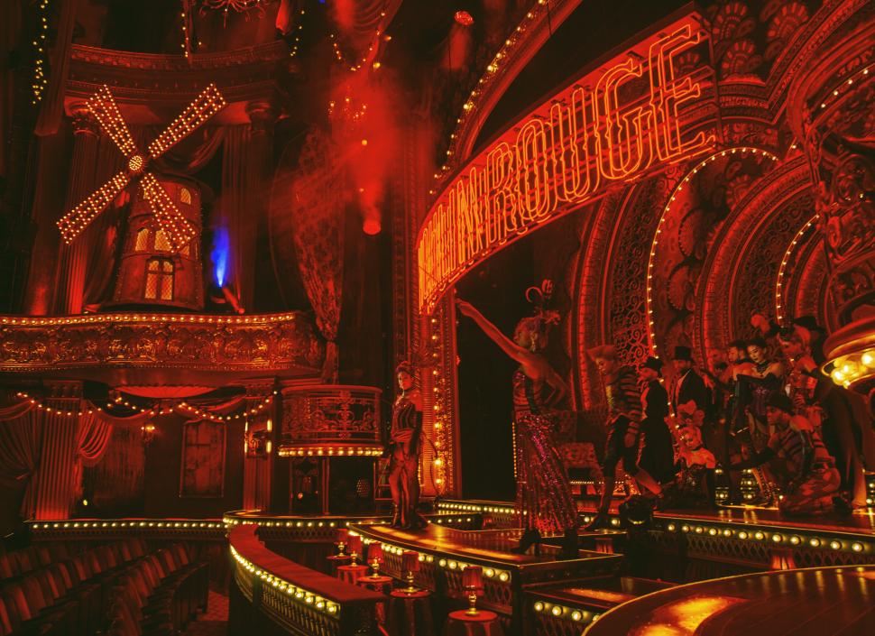 Şoc la Paris: A căzut morişca de vânt care decora cabaretul Moulin Rouge  899190