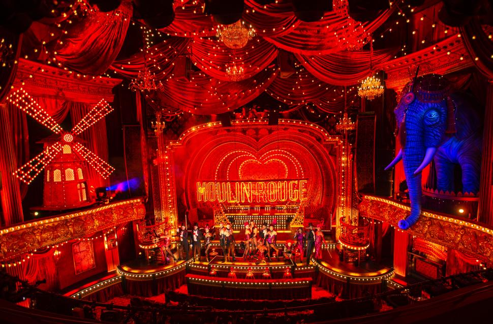 Şoc la Paris: A căzut morişca de vânt care decora cabaretul Moulin Rouge  899192