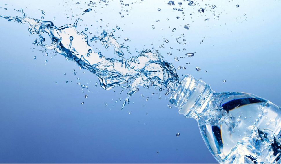 Milioane de sticle de apă "de lux", contaminate cu o bacterie de origine fecală