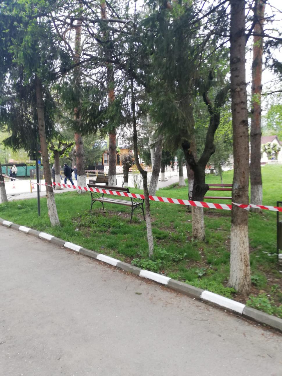 Craterul din Slănic Prahova s-a extins. Strada surpată riscă să prăbușească mai multe clădiri, inclusiv o grădiniţă 899482