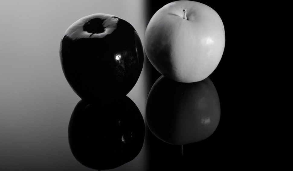 Mărul negru, soiul care crește la peste 3.000 de metri altitudine. Un singur fruct costă cât 20 de kilograme de mere "Florina"