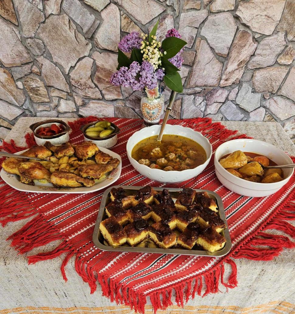 Brunch de post şi secretul ciorbei de miel | Tanti Emilia din Timiş, gospodina care i-a uimit cu mâncarea tradiţională pe turiştii străini 899249