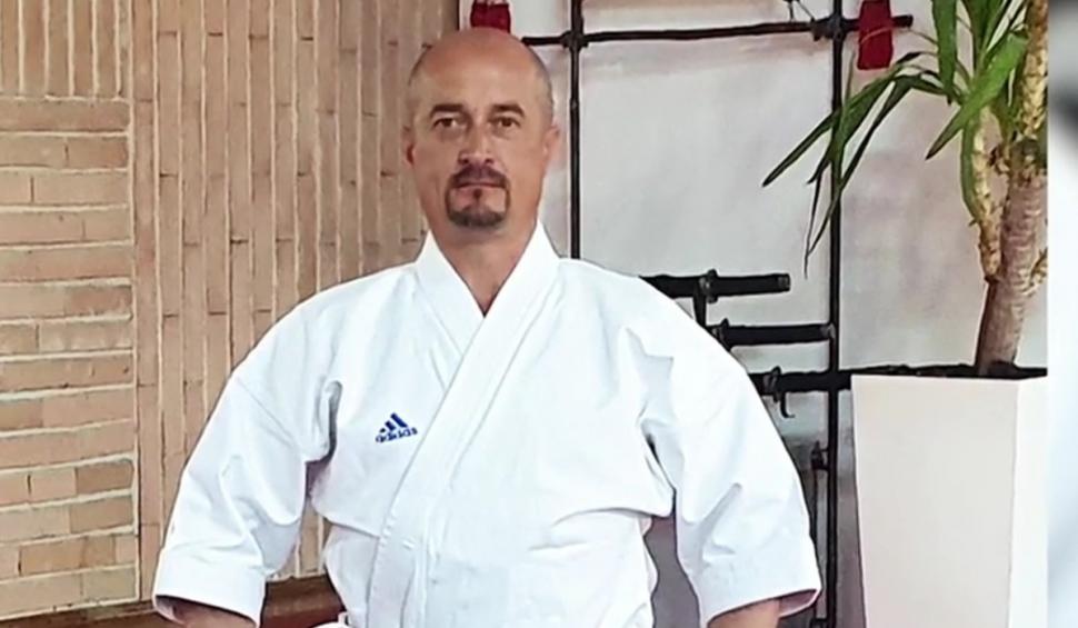 Un primar din România și-a dat singur autorizație de construcție iar apoi şi-a făcut un castel, copiat după "Muzeul bântuit” 899660