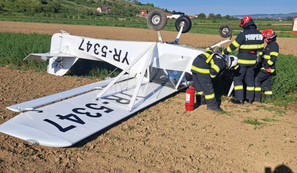 Accident aviatic în Alba. Un avion de mici dimensiuni a aterizat forțat