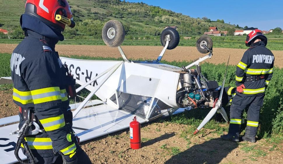 Accident aviatic în Alba. Un avion de mici dimensiuni a aterizat forțat 899757