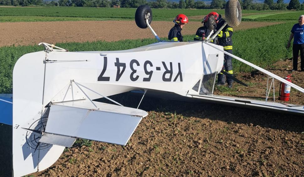 Accident aviatic în Alba. Un avion de mici dimensiuni a aterizat forțat 899758