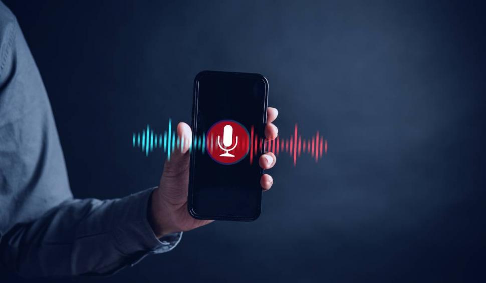 Telefonul înregistrează tot ce vorbim, fără să știm. Metoda simplă prin care poți dezactiva microfonul mobilului 901253
