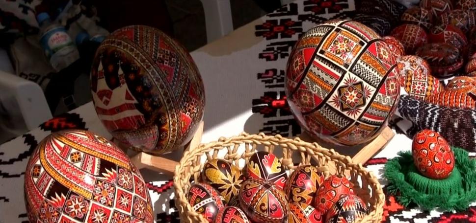 Festivalul de ouă încondeiate și icoane sculptate de la Vaslui a ajuns la a 20-a ediție 899687